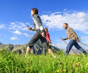 Nordic-Walking in einer Gruppe