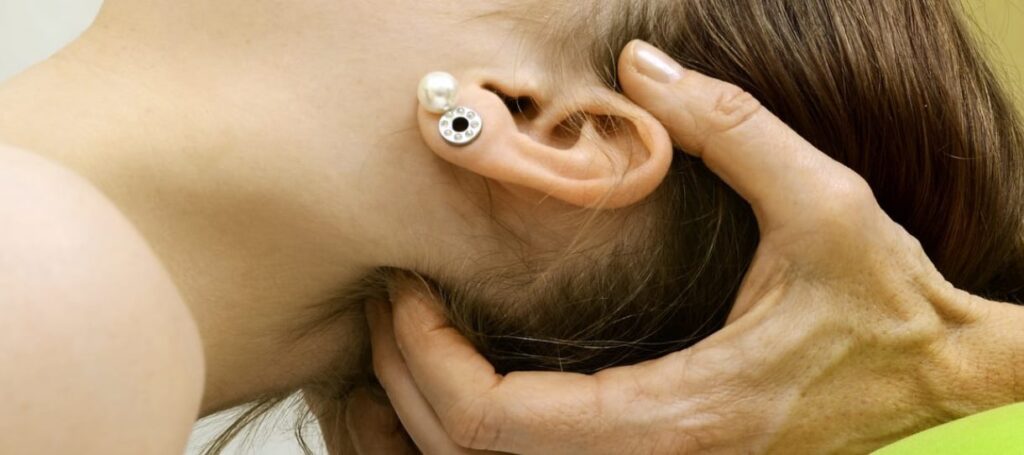 Osteopathie Nachaufnahme Hände am Kopf