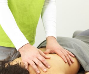 Nahaufnahme von einer Rückenmassage